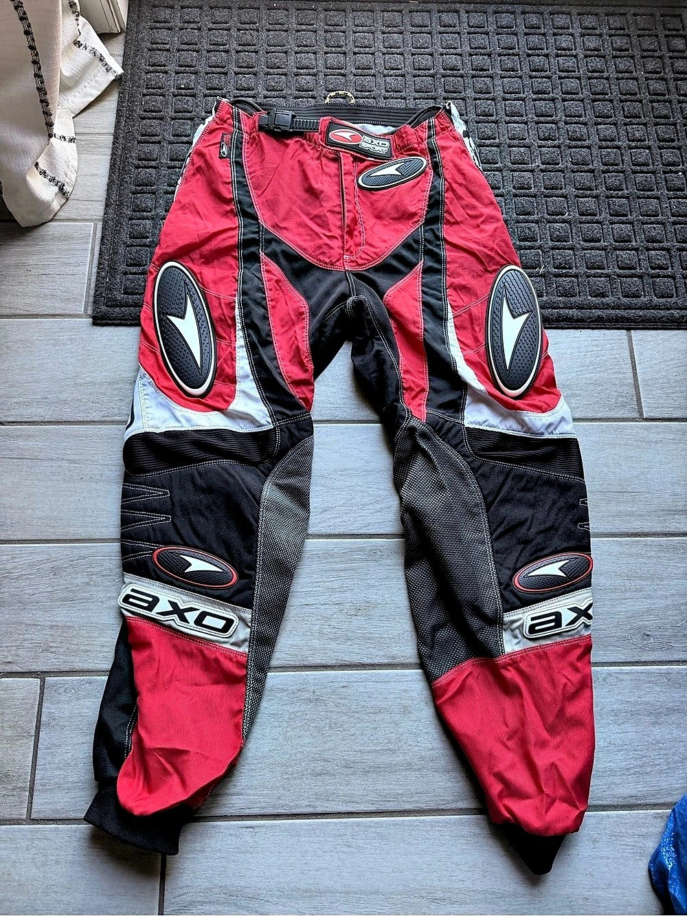 AXO Men's Red & Black Motorcycle Pants Size 34 Fair